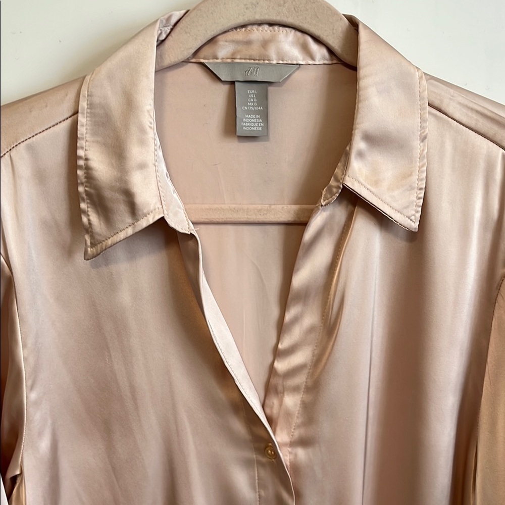 NWOT H&M Soft Pink Satin Effect Button-Up Blouse, Size L - Picture 7 of 7